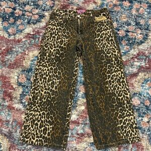 Size small edikted leopard print jeans!